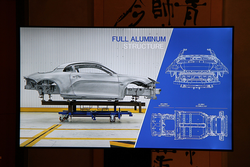 ボディはフルアルミニウム