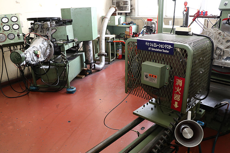 再構成されたATの動作確認を行なうテスターも完備されている