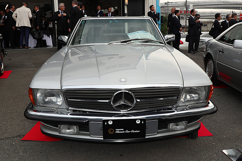 1989年式のメルセデス・ベンツ R107 560SL