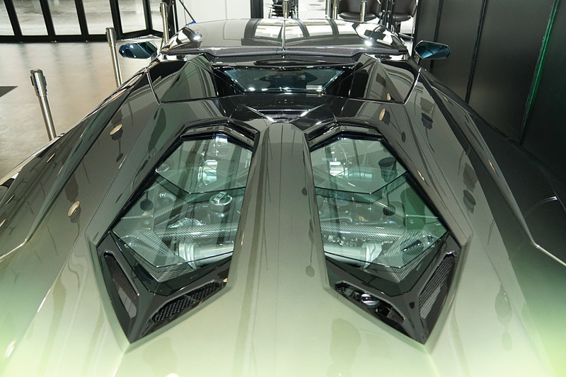 「アヴェンタドール S ロードスター 50th Anniversary Japan」の地バージョン。水・地・火・風・空という5モデルがあり、それぞれワンオフで1台だけが生産されるというとても貴重なモデル