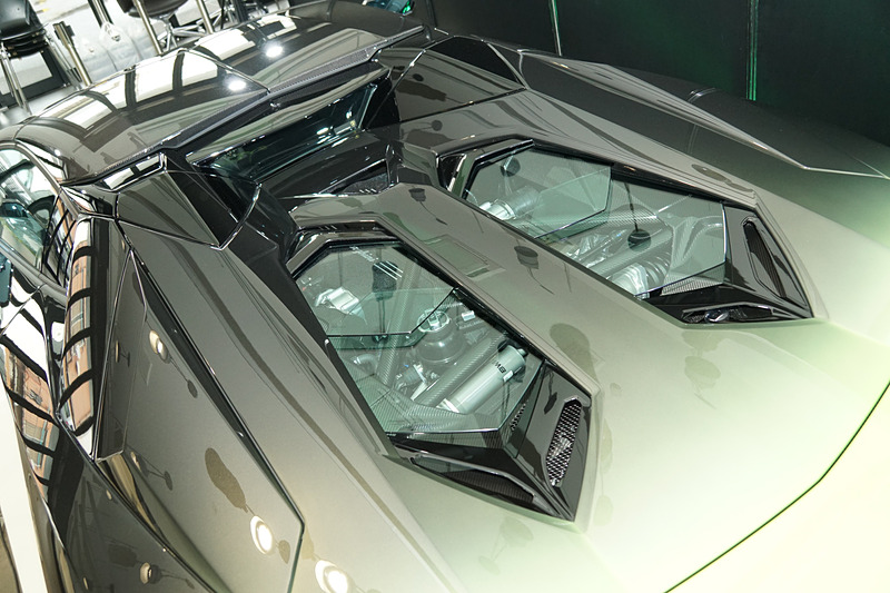 「アヴェンタドール S ロードスター 50th Anniversary Japan」の地バージョン。水・地・火・風・空という5モデルがあり、それぞれワンオフで1台だけが生産されるというとても貴重なモデル