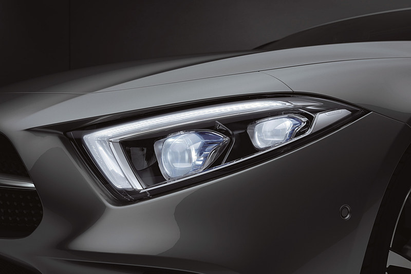 メルセデス・ベンツの新しいデザイン語法を初採用した新型CLS