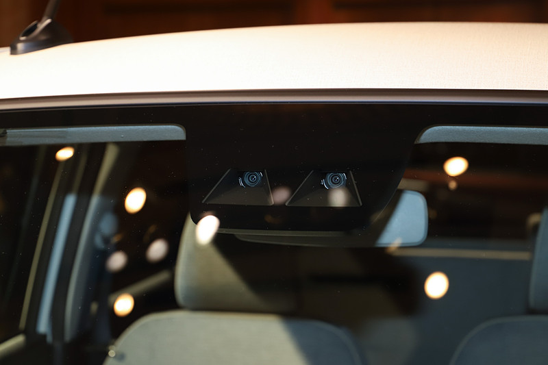 衝突回避支援システム「スマートアシストIII」のステレオカメラ