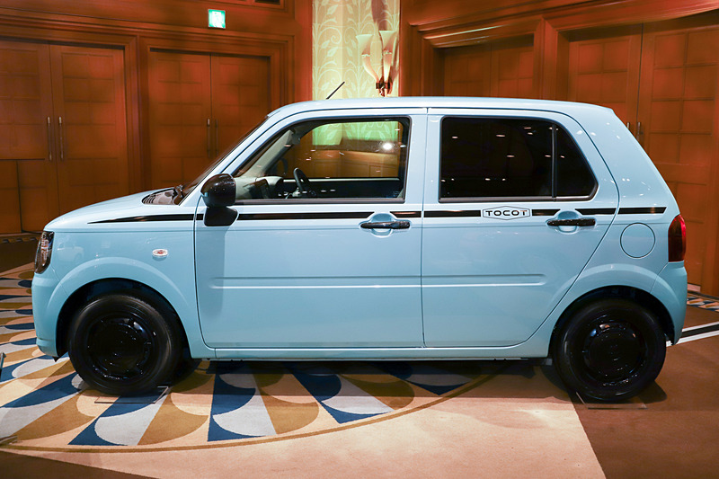 ブラックをアクセントとした都会的な「クールスタイル」