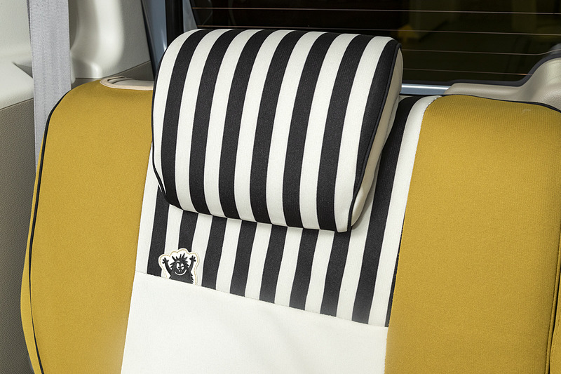 車内のシートやカーペットマットなどに「隠れバーバパパ」が用意され、子供と一緒に見つける楽しさもある