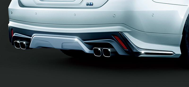 リアスタイリングキット、塗装済：23万7600円、素地：23万1120円