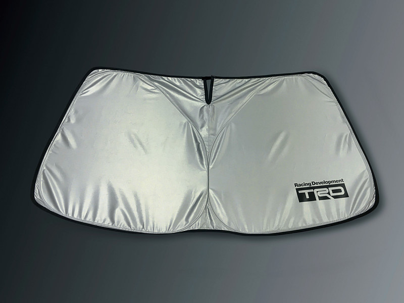 サンシェード：1万2000円（税別）