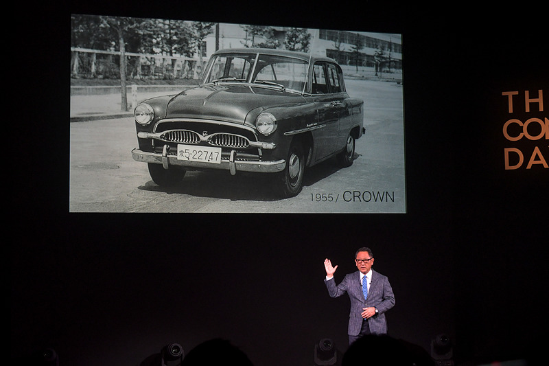会社設立から18年が経過した1955年にデビューした初代「クラウン」