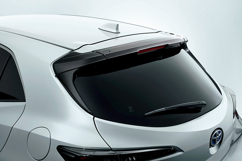 「リアルーフスポイラー」：4万円（税別）