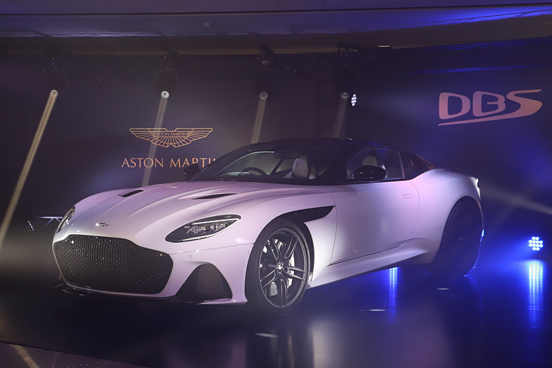 ニルソン氏の挨拶のあと、車両のアンベールが行なわれた