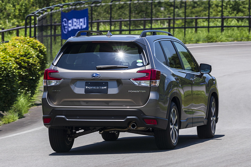 2.5リッターガソリンの「Premium」