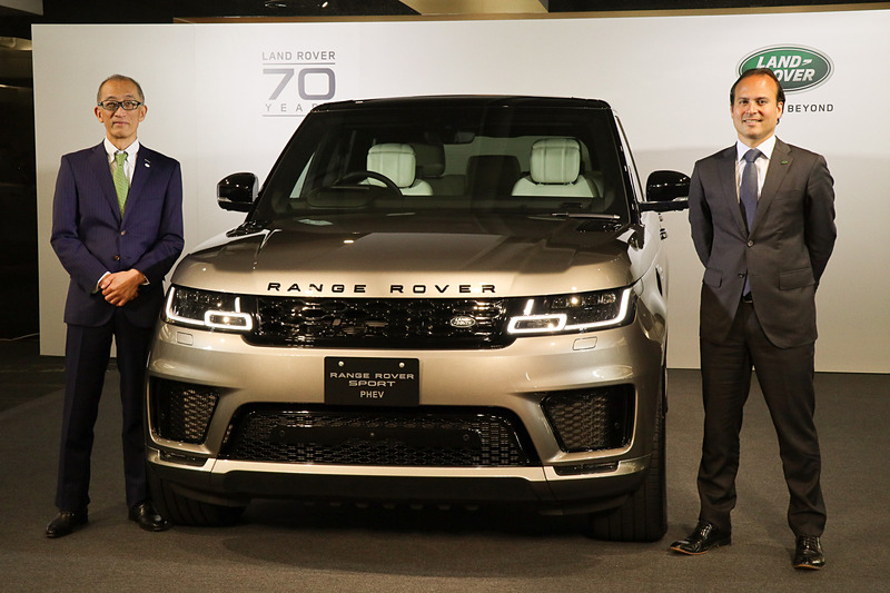 ジャガー・ランドローバー・ジャパン株式会社 マーケティング・広報部 ディレクターの若林敬市氏（左）と、ジャガー・ランドローバー・ジャパン株式会社 代表取締役社長のマグナス・ハンソン氏（右）