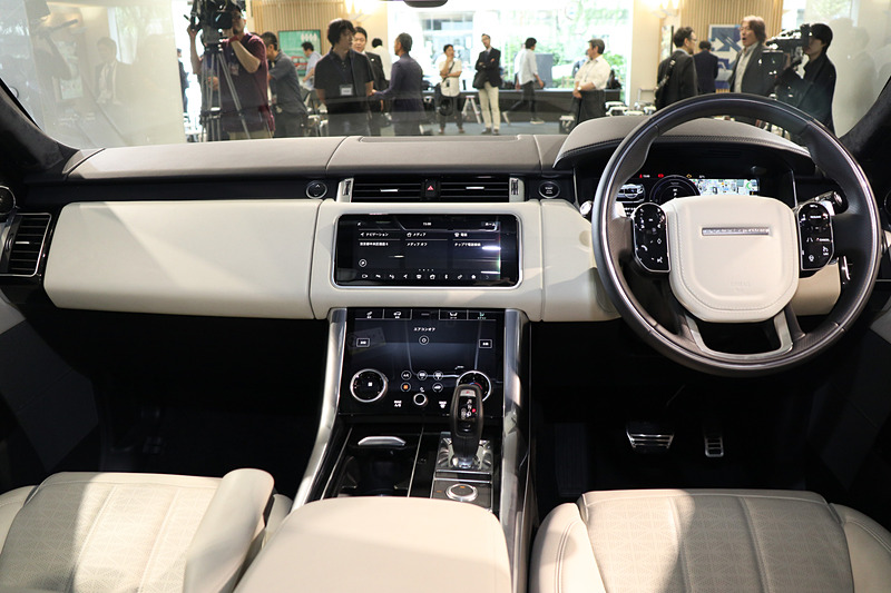 レンジローバー スポーツ PHEV AUTOBIOGRAPHY DYNAMICのインパネ