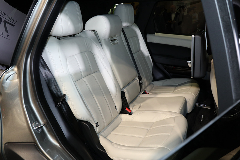 レンジローバー スポーツ PHEV AUTOBIOGRAPHY DYNAMICのシート