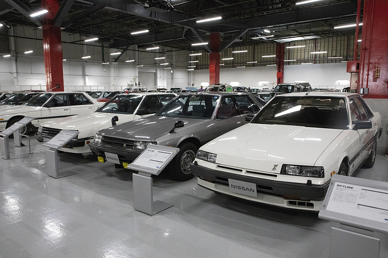 人気のR30型も多くのグレードが展示されている