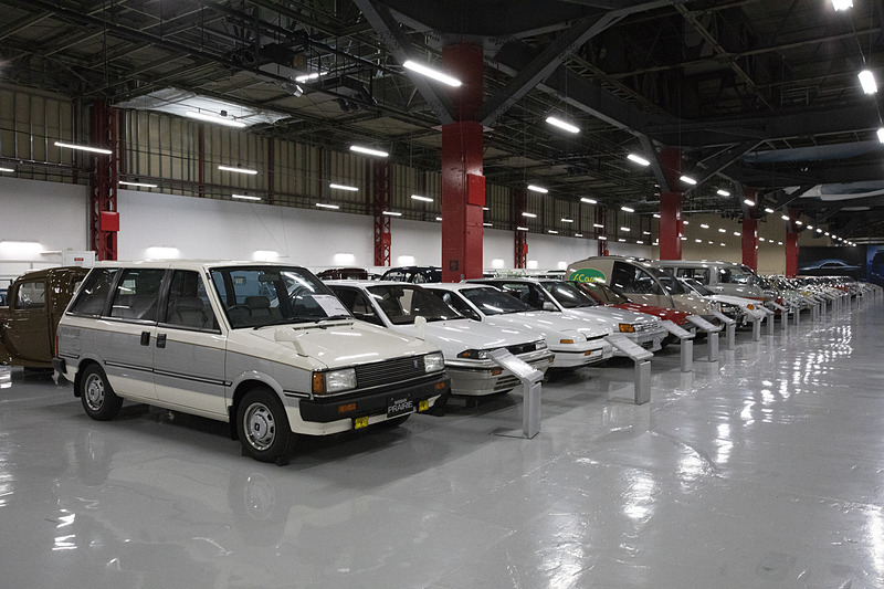 1970年～1980年代。そして1990年。このあたりから「ウチにあった」的なクルマが登場。来場者の歩みが遅くなるエリアだという