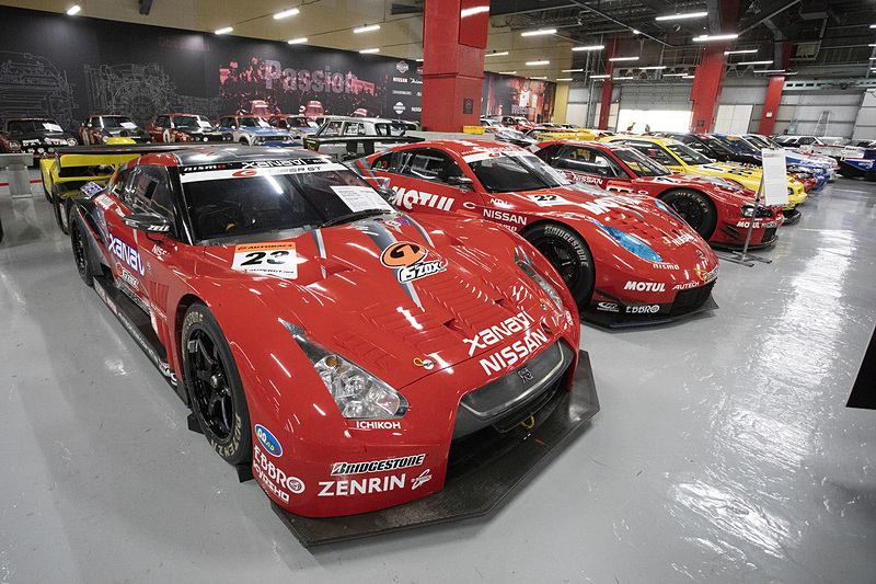 歴代のSUPER GTマシンも展示されている