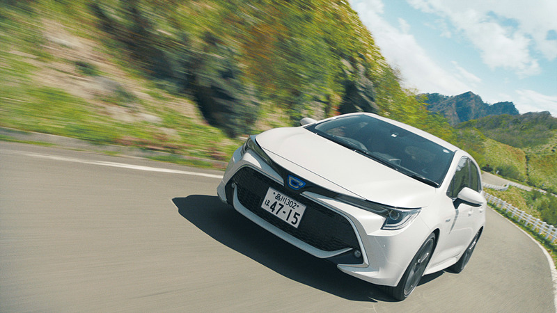 新型車「カローラ スポーツ」の新TV-CM 「気持ちいい日」篇より