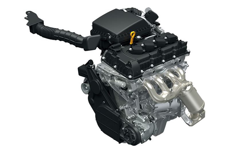 ジムニーシエラに搭載される最高出力75kW（102PS）/6000rpm、最大トルク130N･m（13.3kgf･m）/4000rpmを発生する直列4気筒DOHC 1.5リッターエンジン「K15B」型