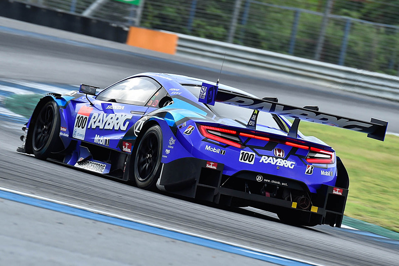 ポイントリーダーの100号車 RAYBRIG NSX-GT（山本尚貴/ジェンソン・バトン組、BS）は予選5位に