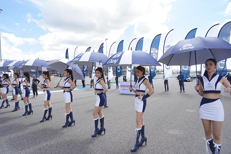 サーキットレディは地元チャン・インターナショナル・サーキットのサーキットレディが務める