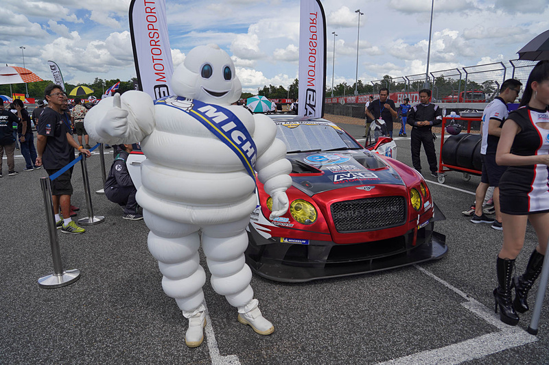 ミシュランマンもタイ仕様の「お化粧」で普段とはちょっとイメージが違うような……