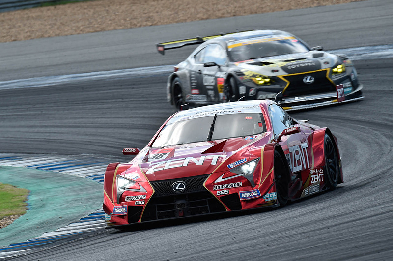 4位の38号車 ZENT CERUMO LC500