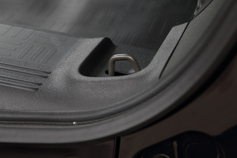 カーゴルーム後端に2カ所