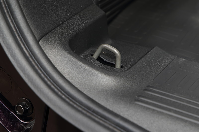 カーゴルーム後端に2カ所