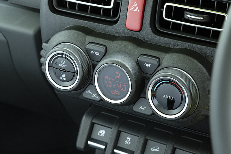 XL以上にはフルオートエアコンが標準