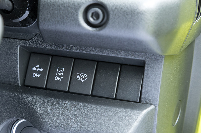 ステアリングコラム右側のスイッチ群