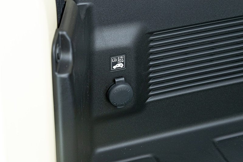 DC12Vソケットは全車標準装備