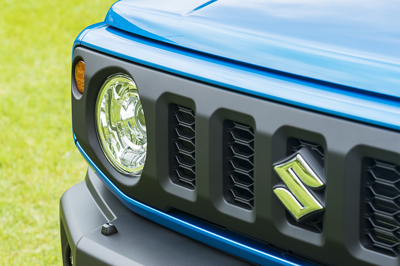 ヘッドライトウォッシャーはJCのみ標準装備