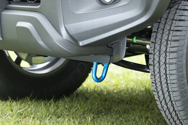 牽引フックはボディ同色