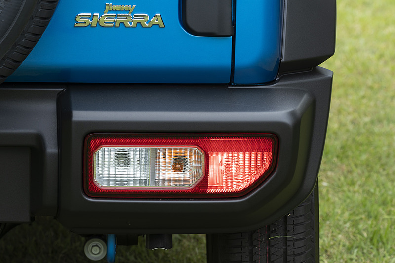 リアコンビネーションランプの点灯パターン