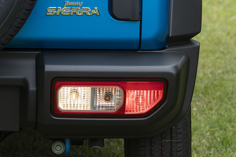 リアコンビネーションランプの点灯パターン