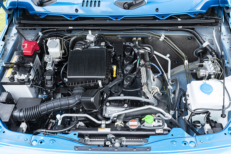 新開発の「K15B」型エンジンを搭載。排気量アップを果たしたものの、先代モデルが搭載していた1.3リッターの「M13A」型より14.3kgも軽量化されている