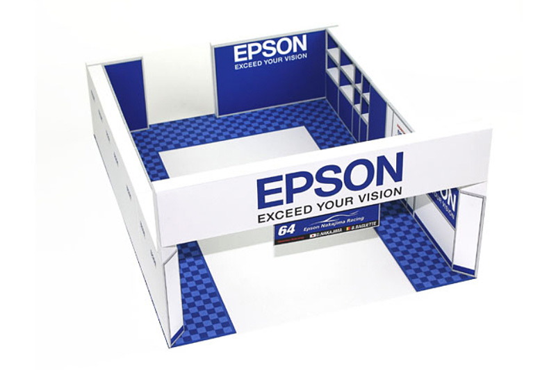 ペーパークラフトページでは、ピットやメカニックヘルメット/グローブ、ボンベなどの多彩なペーパークラフトを取りそろえる。印刷におすすめの用紙も紹介されているので、ぜひチャレンジしてみてはいかがだろうか