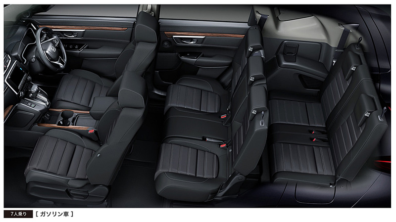 5人乗りのインテリアに加え、ガソリンモデルに設定される7人乗りのインテリア仕様も確認できる