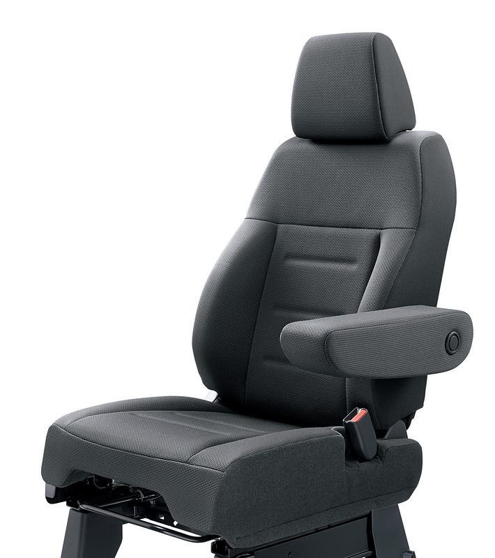 Lの運転席シート