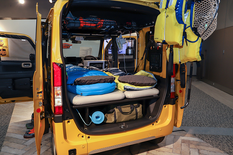 草刈り機を載せたりバイクを載せたり、ホンダアクセスや無限が発売するアクセサリーを活用すればさらに使い方は広がる