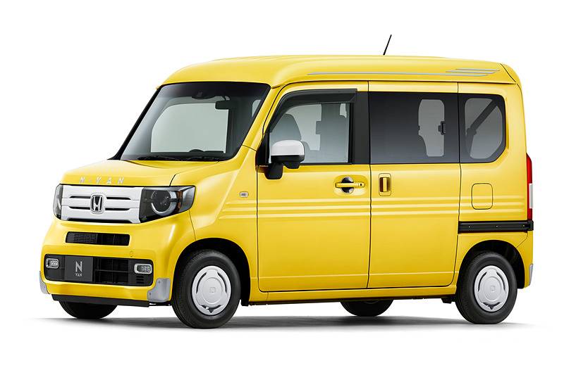 フロントグリルやホイールキャップにホワイトをあしらったポップなイメージの「White Coordinate」