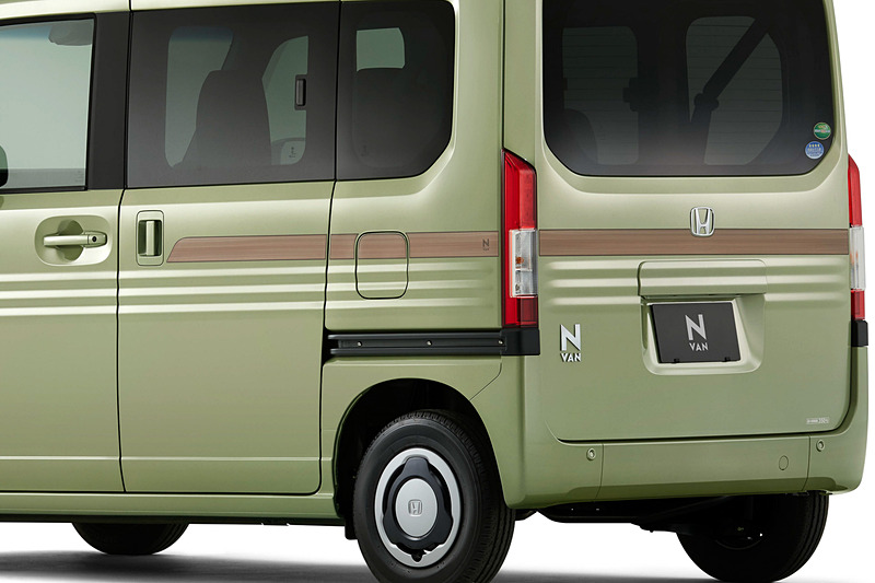 デカール ウッド（リアドア・リアフェンダー各左右/テールゲート/フューエルリッド用7枚セット）：2万4840円