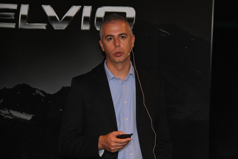 ステルヴィオのチーフエンジニアを務めるアンドレア・ジザック氏