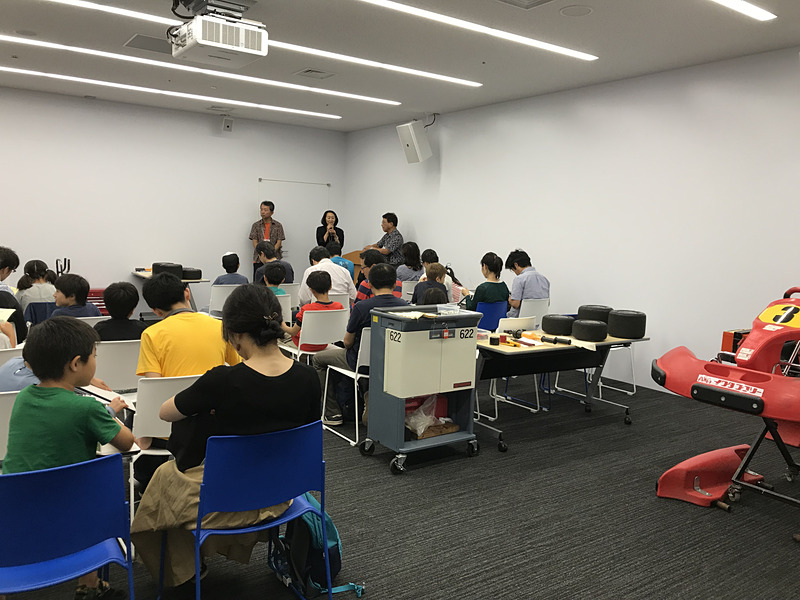 日本科学未来館で開催された、日本EVクラブの「親子電気レーシングカート組立体験＆最新EV試乗」は今回も満員御礼。男の子も女の子もたくさん集まりました