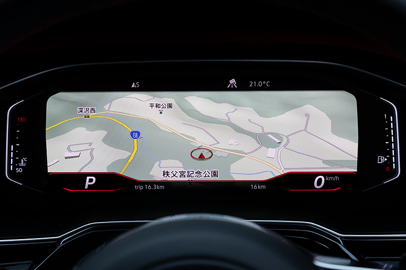 オプションの「テクノロジーパッケージ」に含まれるデジタルメータークラスター“Active Info Display”の表示例