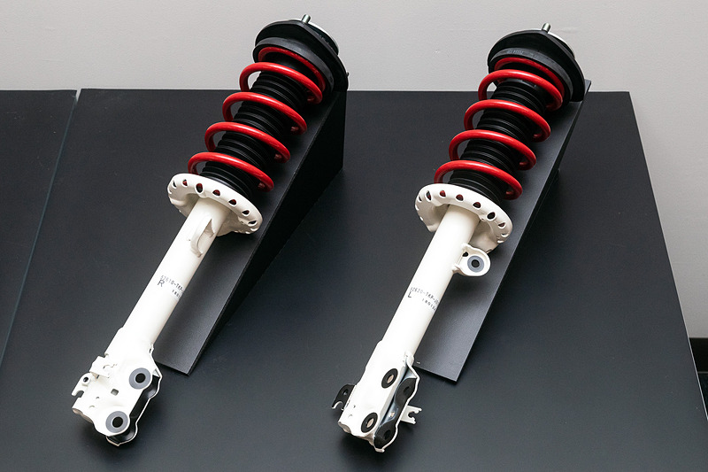 S660 Modulo Xでは減衰力を5段階で調整できる専用開発のサスペンションを装備