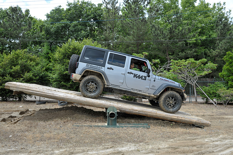 シーソーにもチャレンジ