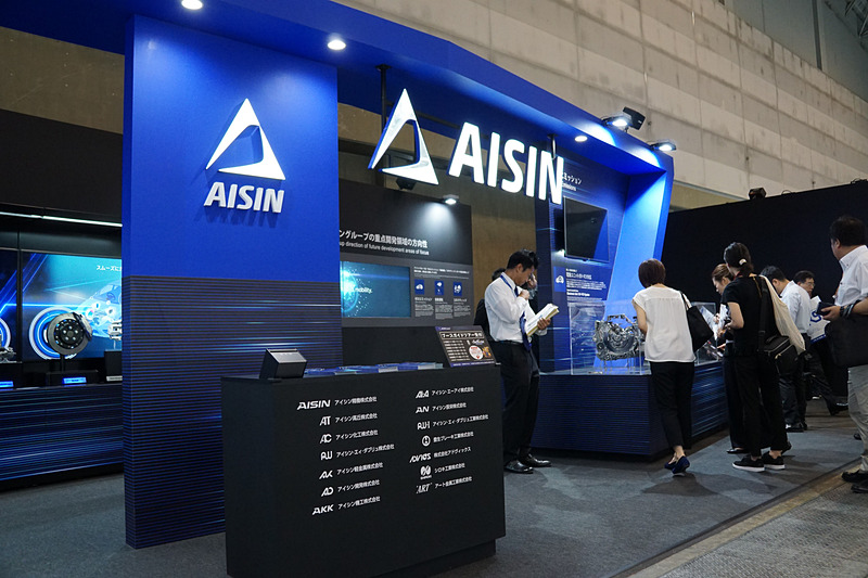 このほかにもグループの技術をテーマごとに展示した