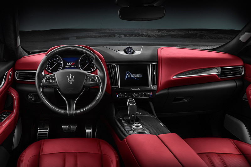 レヴァンテ GTSのインテリアでは「フルプレミアム レザー」を採用して高級感を演出。エルゴノミクスを採り入れて使いやすさも進化させている